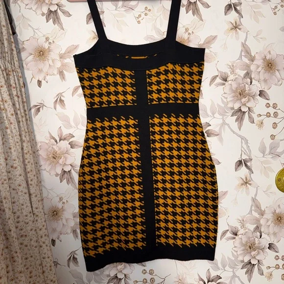 Coco and Shay Knit Mini Dress in Black and Mustard - Picture 4 of 5